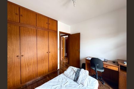 Casa à venda com 390m², 4 quartos e 4 vagasQuarto 2