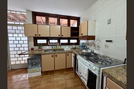 Casa à venda com 390m², 4 quartos e 4 vagasCozinha