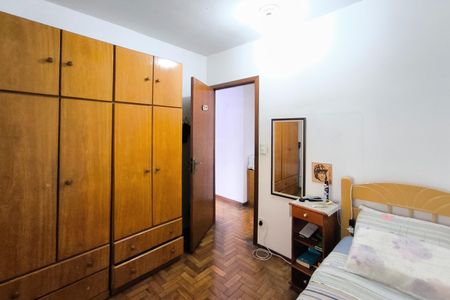 Casa à venda com 172m², 4 quartos e 3 vagas Casa à venda com 172m², 4 quartos e 3 vagasQuarto 2