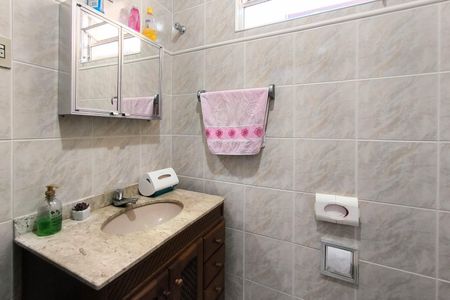 Casa à venda com 172m², 4 quartos e 3 vagas Casa à venda com 172m², 4 quartos e 3 vagasBanheiro