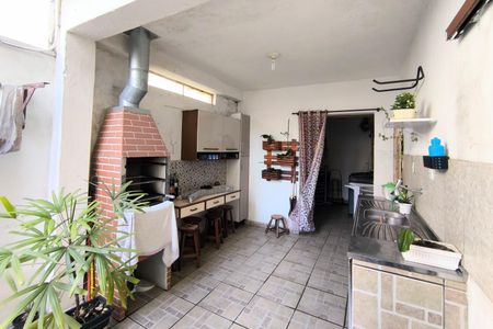 Casa à venda com 172m², 4 quartos e 3 vagas Casa à venda com 172m², 4 quartos e 3 vagasÁrea comum