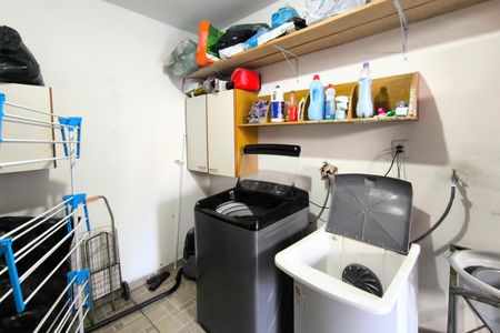 Casa à venda com 172m², 4 quartos e 3 vagas Casa à venda com 172m², 4 quartos e 3 vagasÁrea de Serviço