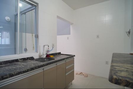 Casa para alugar com 85m², 2 quartos e 2 vagasCozinha