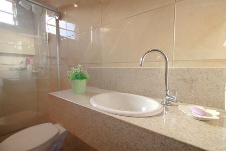 Banheiro Social de apartamento à venda com 3 quartos, 97m² em Salgado Filho, Belo Horizonte