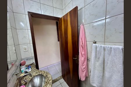 Casa à venda com 222m², 3 quartos e 5 vagasBanheiro Social