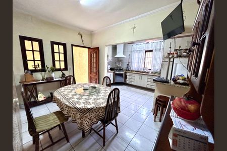 Casa à venda com 222m², 3 quartos e 5 vagasCozinha