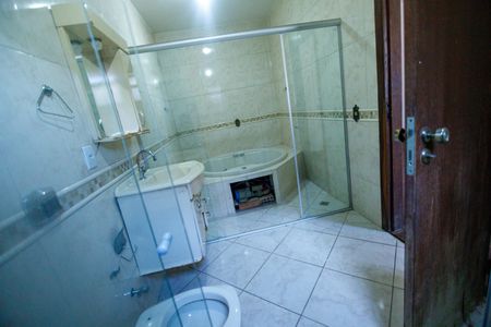 Casa à venda com 360m², 4 quartos e 5 vagasBanheiro da Suíte 3