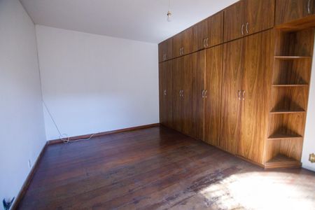 Casa à venda com 360m², 4 quartos e 5 vagasSuíte 3