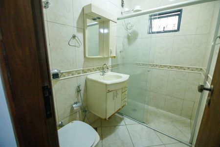 Casa à venda com 360m², 4 quartos e 5 vagasBanheiro da Suíte 2