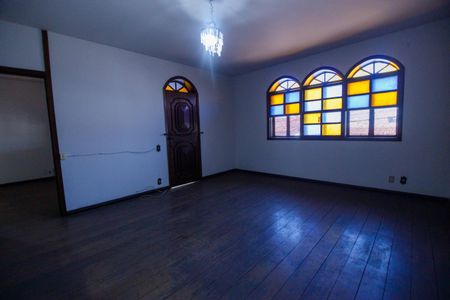 Casa à venda com 360m², 4 quartos e 5 vagasSala 2