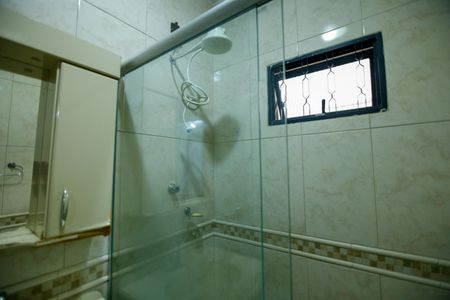 Casa à venda com 360m², 4 quartos e 5 vagasBanheiro da Suíte 2