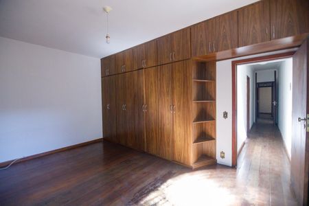Casa à venda com 360m², 4 quartos e 5 vagasSuíte 3