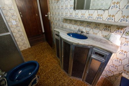 Casa à venda com 360m², 4 quartos e 5 vagasBanheiro 1