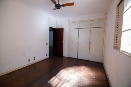 Casa à venda com 360m², 4 quartos e 5 vagasSuíte 1