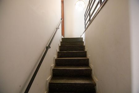 Casa à venda com 360m², 4 quartos e 5 vagasEscada