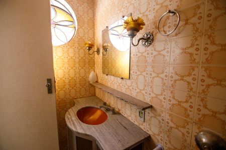 Casa à venda com 360m², 4 quartos e 5 vagasBanheiro da Suíte 1