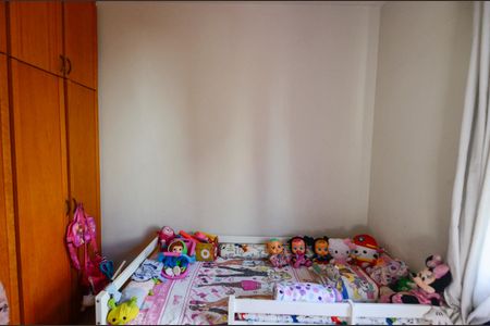 Apartamento à venda com 95m², 3 quartos e 1 vagaQuarto 2