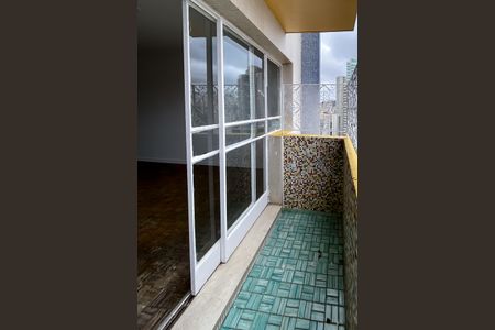 Apartamento para alugar com 150m², 3 quartos e sem vaga Apartamento para alugar com 150m², 3 quartos e sem vagaVaranda