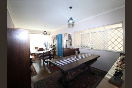 Casa à venda com 3 quartos, 300m² em Mirandópolis, São Paulo