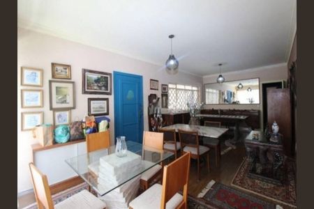 Casa à venda com 3 quartos, 300m² em Mirandópolis, São Paulo