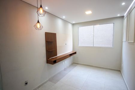 Sala de apartamento para alugar com 2 quartos, 42m² em Jardim Maria Duarte, São Paulo