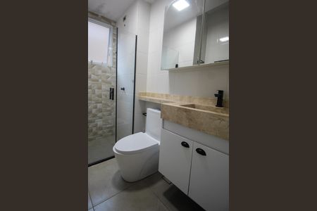 Banheiro de apartamento para alugar com 2 quartos, 42m² em Jardim Maria Duarte, São Paulo