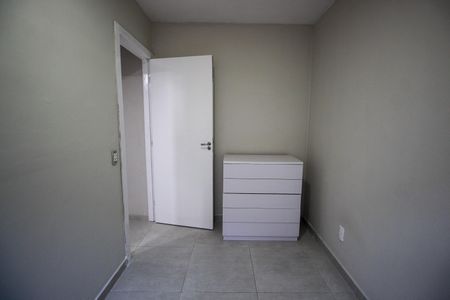 Quarto 1 de apartamento para alugar com 2 quartos, 42m² em Jardim Maria Duarte, São Paulo