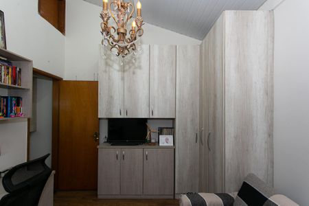 Casa à venda com 140m², 3 quartos e 2 vagasEscritório