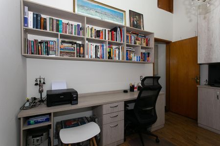 Casa à venda com 140m², 3 quartos e 2 vagasEscritório