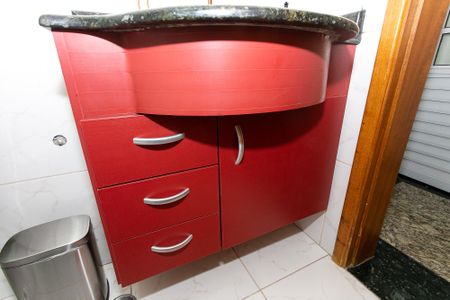 Casa à venda com 140m², 3 quartos e 2 vagasBanheiro