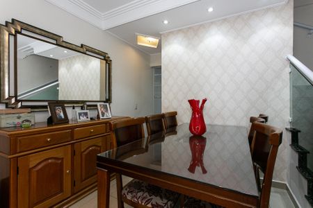 Casa à venda com 140m², 3 quartos e 2 vagasSala