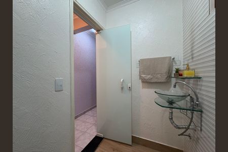 Casa à venda com 183m², 3 quartos e 2 vagasLavabo 2