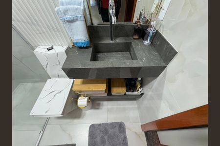 Casa à venda com 183m², 3 quartos e 2 vagasBanheiro da Suíte