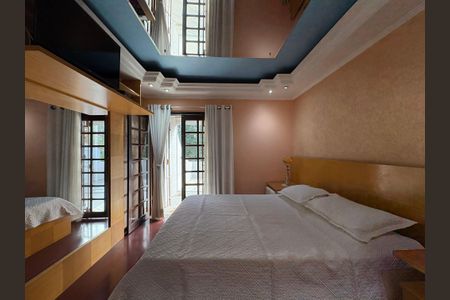 Casa à venda com 183m², 3 quartos e 2 vagasSuite