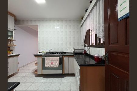 Casa à venda com 183m², 3 quartos e 2 vagasCozinha 