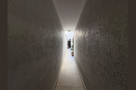 Casa à venda com 183m², 3 quartos e 2 vagasCorredor