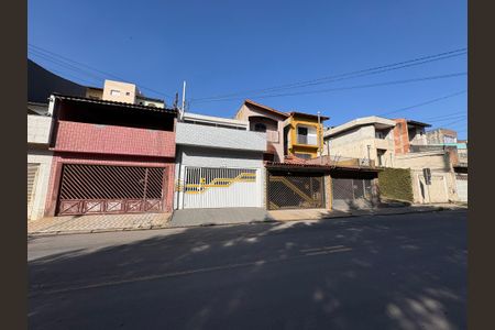 Casa à venda com 183m², 3 quartos e 2 vagasFachada
