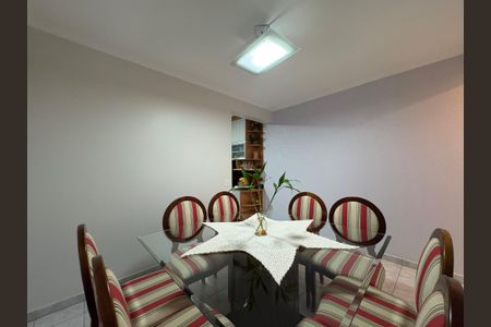 Casa à venda com 183m², 3 quartos e 2 vagasSala de Jantar