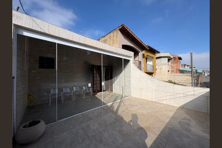 Casa à venda com 183m², 3 quartos e 2 vagasVaranda