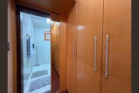 Casa à venda com 183m², 3 quartos e 2 vagasCloset da suíte 