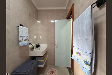 Casa à venda com 183m², 3 quartos e 2 vagasBanheiro