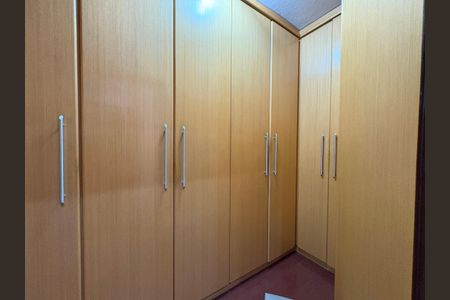 Casa à venda com 183m², 3 quartos e 2 vagasCloset da suíte 