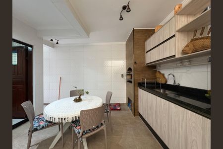 Casa à venda com 183m², 3 quartos e 2 vagasÁrea gourmet 