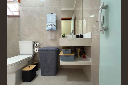 Casa à venda com 183m², 3 quartos e 2 vagasBanheiro