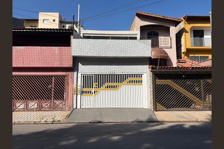 Casa à venda com 183m², 3 quartos e 2 vagasFachada