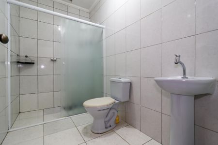 Casa para alugar com 80m², 2 quartos e 1 vaga Casa para alugar com 80m², 2 quartos e 1 vagaBanheiro