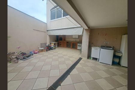 Casa para alugar com 160m², 4 quartos e 4 vagas Casa para alugar com 160m², 4 quartos e 4 vagasÁrea de Serviço