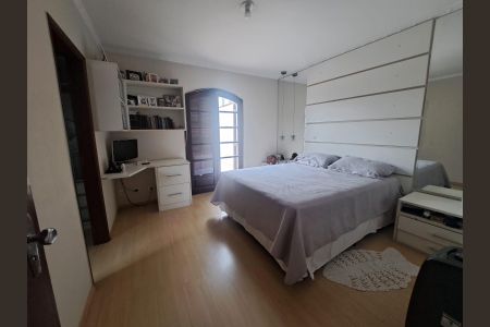 Casa para alugar com 160m², 4 quartos e 4 vagas Casa para alugar com 160m², 4 quartos e 4 vagasSuíte