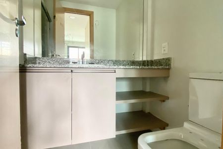 Apartamento para alugar com 191m², 4 quartos e 2 vagasBanheiro social