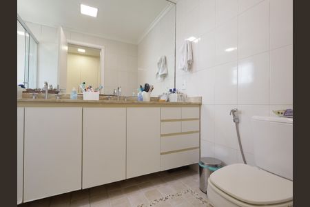 Apartamento à venda com 177m², 4 quartos e 3 vagasBanheiro da Suíte 3